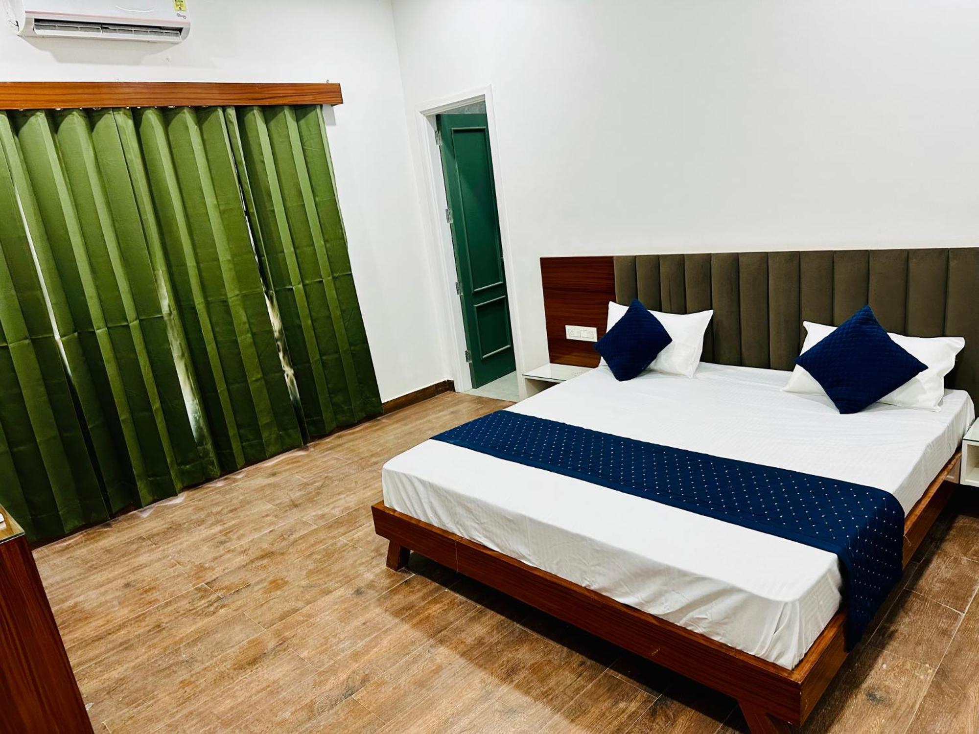 The Loya Hotel Muktsar Zewnętrze zdjęcie